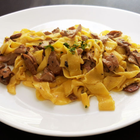 pasta fresca tagliatelle con funghi porcini