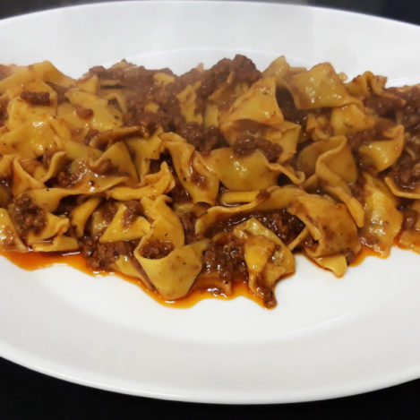 pasta fresca tagliatelle con ragu di carne